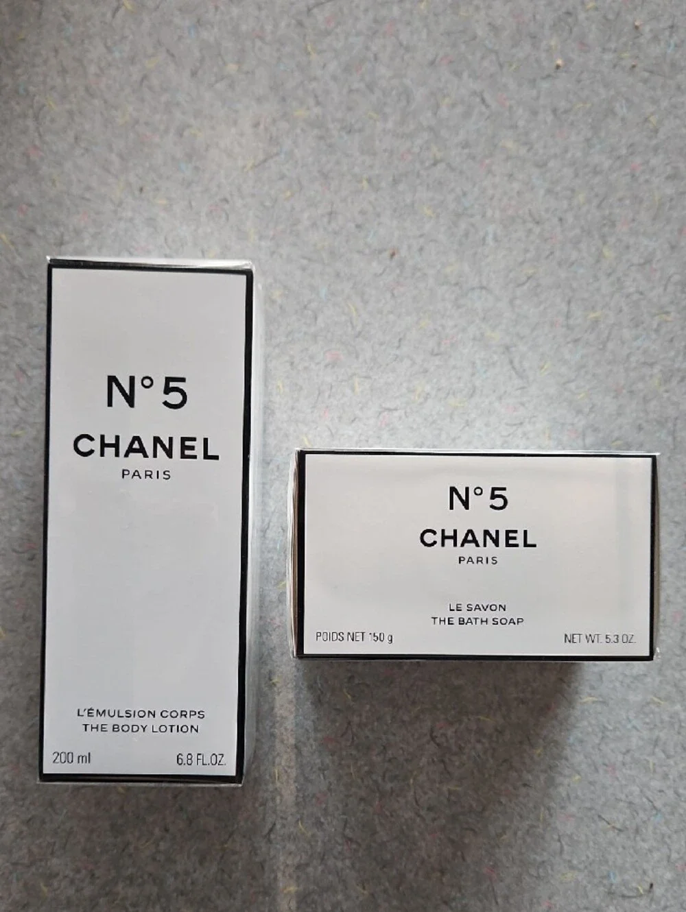 CHANEL N°5 Body Lotion & Soap Gift Set